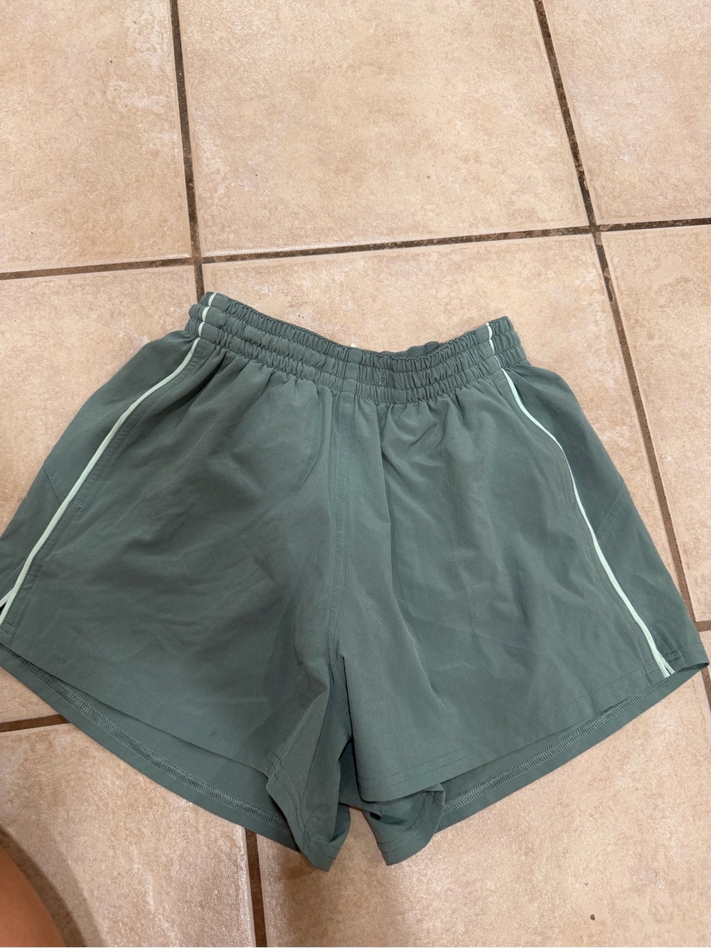 Lululemon Lightweight High Rise Relaxed Short 3”